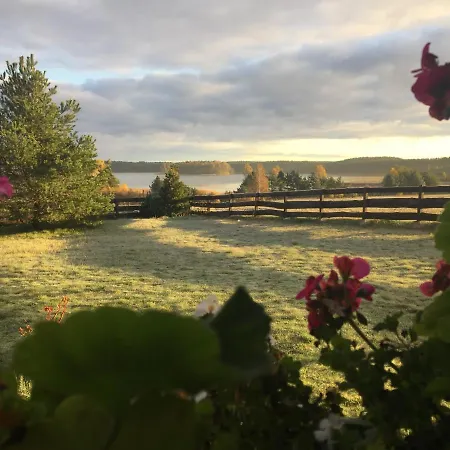 Vila Dom Nad Jeziorem W Otoczeniu Lasow Lipnica (Bytow)
